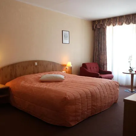 Op Der Bleech Hotel Fels